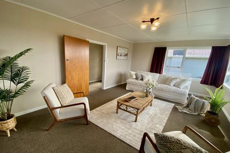 Photo of property in 62 Awanui Street, Merrilands, New Plymouth, 4312