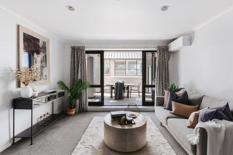 Photo of property in Paramount Apartments, 11/281 Maunganui Road, Mount Maunganui, 3116