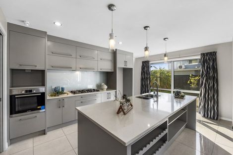 Photo of property in 6 Milano Boulevard, Karaka, Papakura, 2113