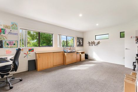 Photo of property in 143 Whangaparaoa Road, Red Beach, 0932