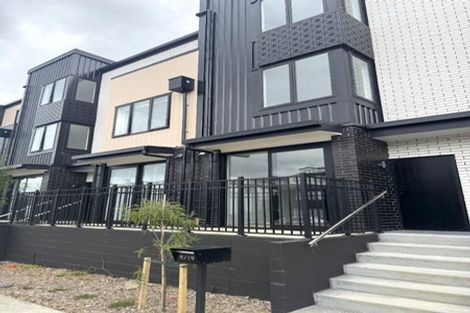 Photo of property in 9/19 Windlass Street, Long Bay, Auckland, 0630