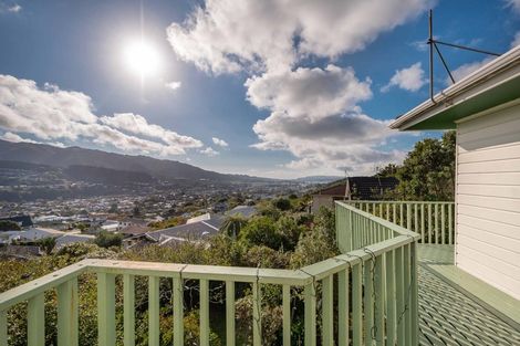 Photo of property in 54 Woodman Drive, Tawa, Wellington, 5028