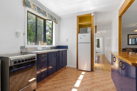 Photo of property in 128 Avalon Place, Whangamata, 3620