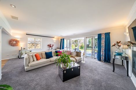 Photo of property in 355 Fergusson Drive, Heretaunga, Upper Hutt, 5018