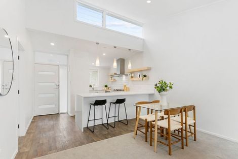 Photo of property in 3/6 North Avenue, Narrow Neck, Auckland, 0624