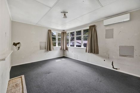 Photo of property in 5 Glenpark Avenue, Westown, New Plymouth, 4310