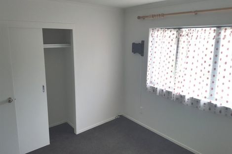 Photo of property in 18 Kiernan Place, Kelston, Auckland, 0602