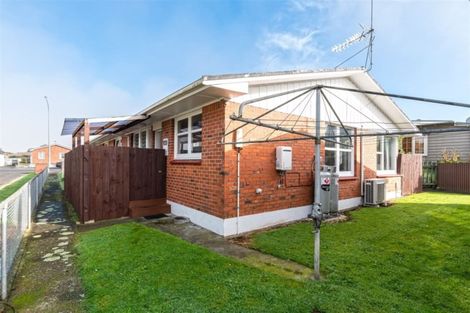 Photo of property in 2/840 Manukau Road, Royal Oak, Auckland, 1061