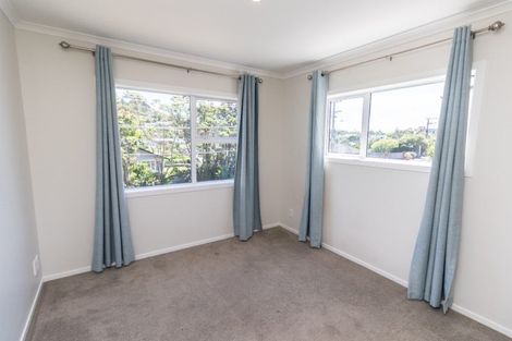 Photo of property in 1/20 Glanmire Road, Newlands, Wellington, 6037