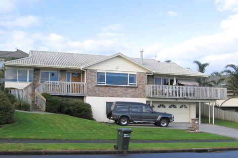 Photo of property in 14 Ribbonwood Crescent, Goodwood Heights, Auckland, 2105