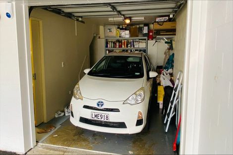 Photo of property in Victoria Villas, 41/35 Pirie Street, Mount Victoria, Wellington, 6011