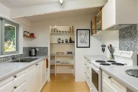 Photo of property in 4 Amelia Crescent, Waikawa, Picton, 7220