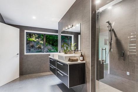 Photo of property in 190 Lonely Track Road, Dairy Flat, 0632