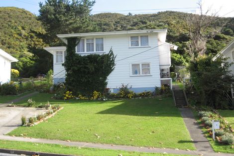 Photo of property in 11 Willcox Grove, Naenae, Lower Hutt, 5011