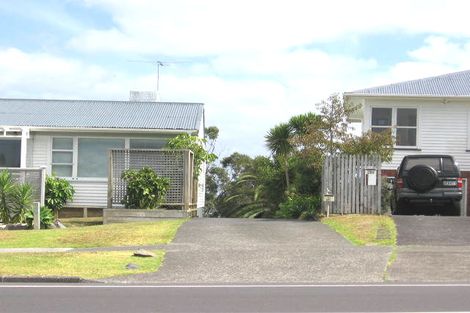 Photo of property in 2/294 East Coast Road, Forrest Hill, Auckland, 0620