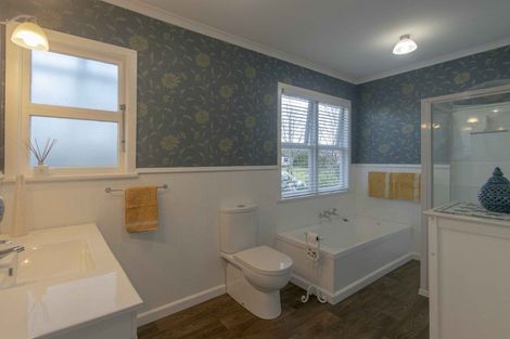 Photo of property in 166 Mill Road, Clive, 4180