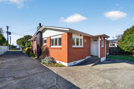 Photo of property in 17 Philip Street, Carterton, 5713
