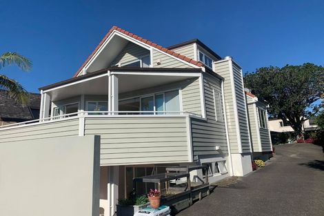 Photo of property in 2/24 Rangitoto Terrace, Milford, Auckland, 0620