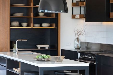 Photo of property in 39 Hackthorne Road, Cashmere, Christchurch, 8022