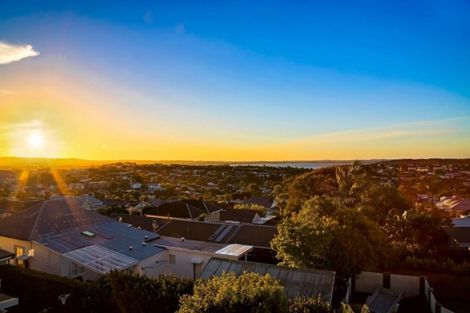 Photo of property in 2c Turakina Street, Merrilands, New Plymouth, 4312