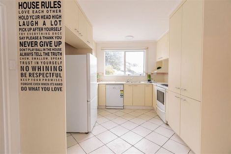 Photo of property in 34 Glanmire Road, Newlands, Wellington, 6037