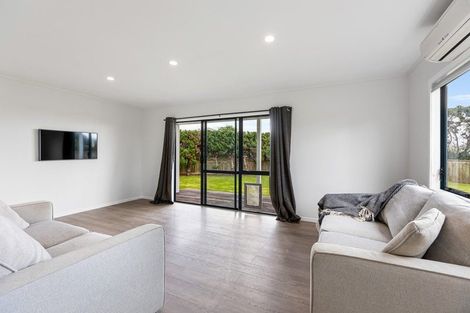 Photo of property in 10 Meade Place, Bell Block, New Plymouth, 4312