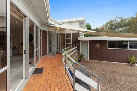 Photo of property in 8 Whites Line West, Woburn, Lower Hutt, 5010