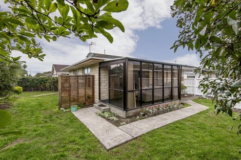 Photo of property in 2/6 Tamarisk Place, Parklands, Christchurch, 8083
