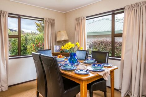Photo of property in 2/7 Kathleen Place, Rainbow Point, Taupo, 3330