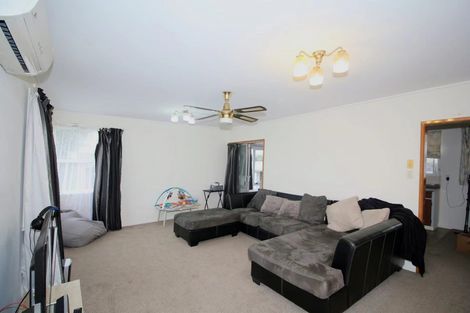 Photo of property in 2/7 Cascades Road, Pakuranga Heights, Auckland, 2010