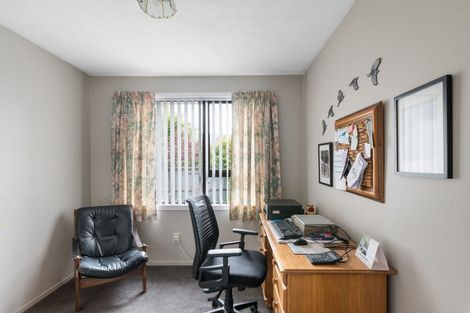 Photo of property in 23 Momorangi Crescent, Redwood, Christchurch, 8051