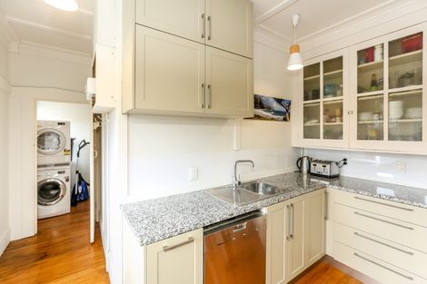 Photo of property in 22 George Street, Lower Vogeltown, New Plymouth, 4310