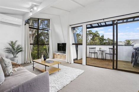 Photo of property in 3/6 Le Roy Terrace, Birkenhead, Auckland, 0626