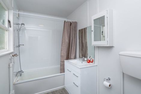 Photo of property in 27 Oxford Street, Lansdowne, Masterton, 5810