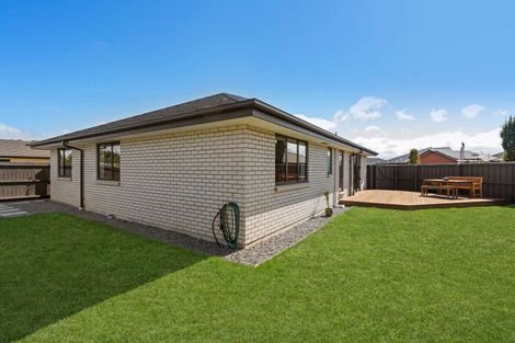 Photo of property in 16 Luxembourg Crescent, Halswell, Christchurch, 8025