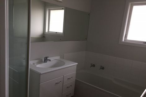 Photo of property in 44 Gossamer Drive, Pakuranga Heights, Auckland, 2010