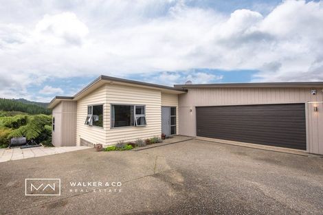 Photo of property in 29 Mcewen Crescent, Riverstone Terraces, Upper Hutt, 5018