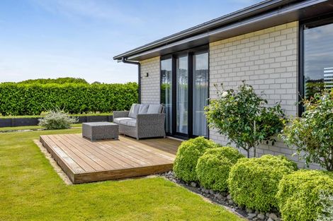 Photo of property in 1 Larlin Drive, Hawera, 4675