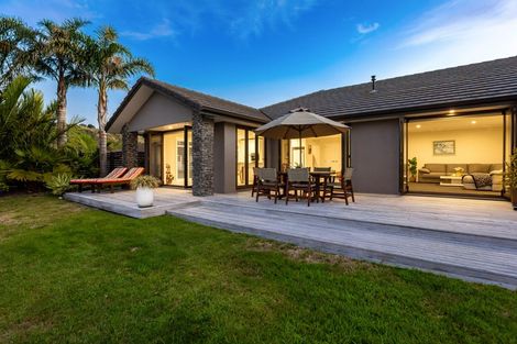 Photo of property in 3 Mcgregor Place, Paraparaumu, 5032