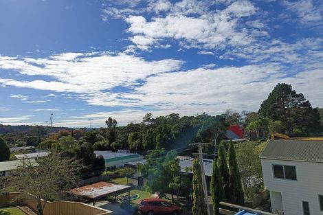 Photo of property in 2/15 Cresta Avenue, Beach Haven, Auckland, 0626