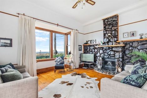 Photo of property in 346 The Esplanade, Island Bay, Wellington, 6023