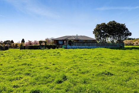 Photo of property in 274 Richmond Road, Lepperton, New Plymouth, 4373