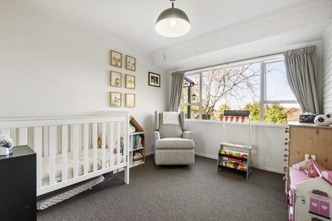 Photo of property in 1/6 Phillipa Place, Browns Bay, Auckland, 0630