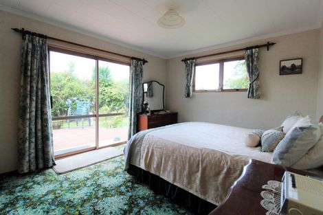 Photo of property in 11 Douglas Street, Winton, 9720