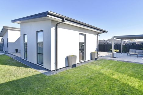 Photo of property in 33 Highgate Drive, Rangiora, 7400