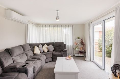 Photo of property in 10 Peters Avenue, Cloverlea, Palmerston North, 4412