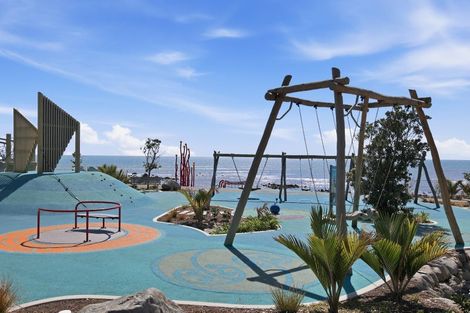 Photo of property in 5 Kawaroa Close, New Plymouth, 4310