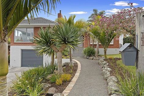 Photo of property in 11 Dudding Avenue, Northcote, Auckland, 0627
