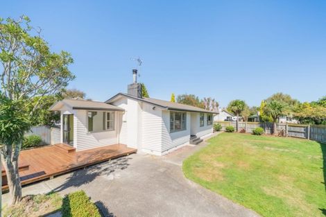 Photo of property in 2 Croxley Place, Terrace End, Palmerston North, 4410