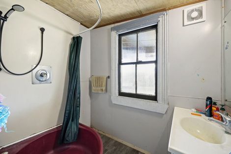 Photo of property in 15 Standish Street, Westown, New Plymouth, 4310